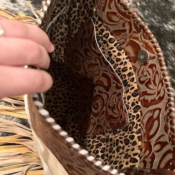 Genuine Cowhide Leather Purse - Picture 3 of 7